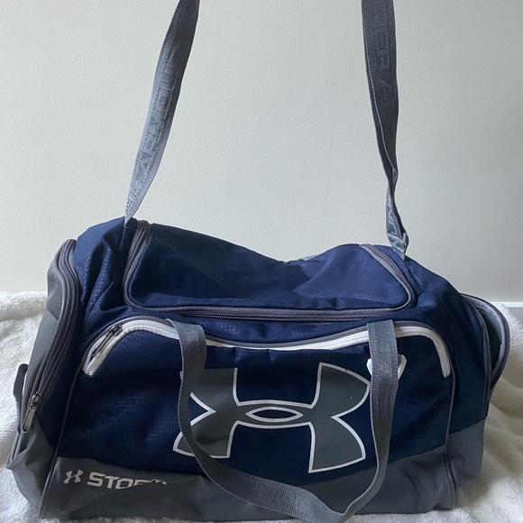 Underarmour Duffle Bag - Picture 3 of 8